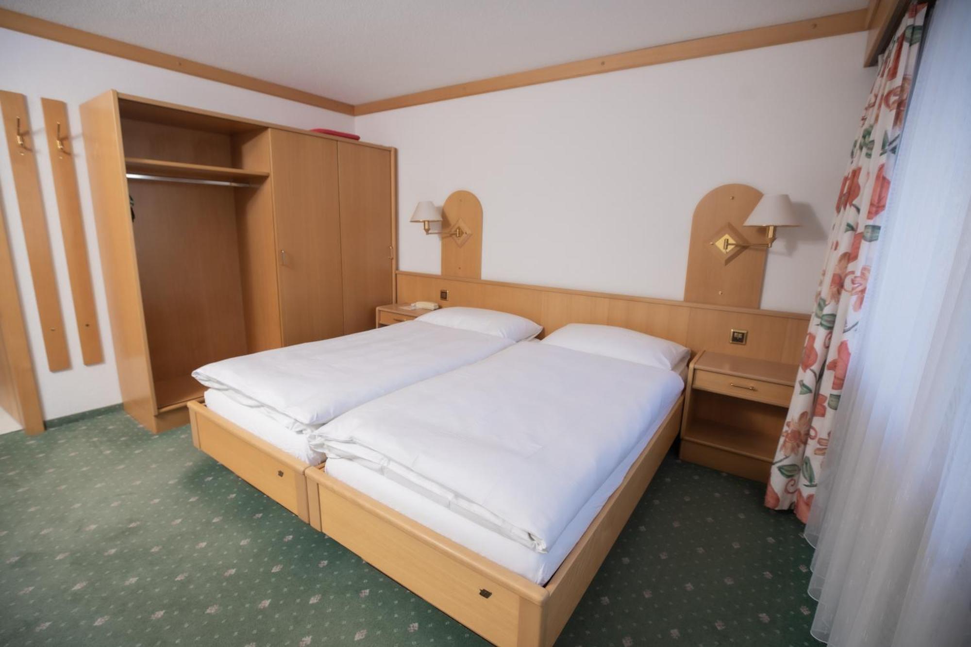 Hotel Alpenhof Saas-Almagell Exteriér fotografie