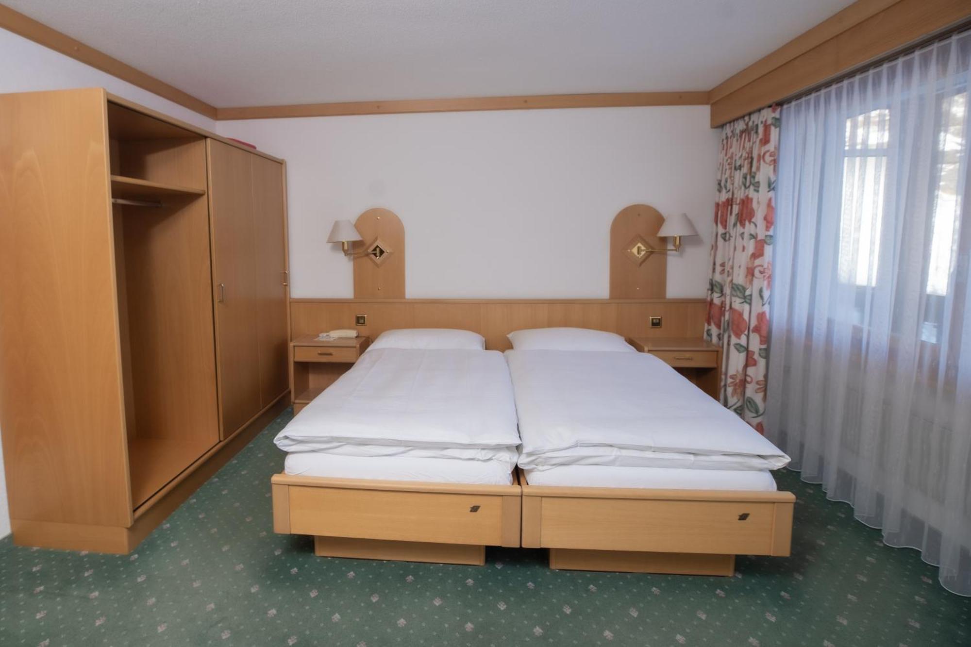 Hotel Alpenhof Saas-Almagell Exteriér fotografie