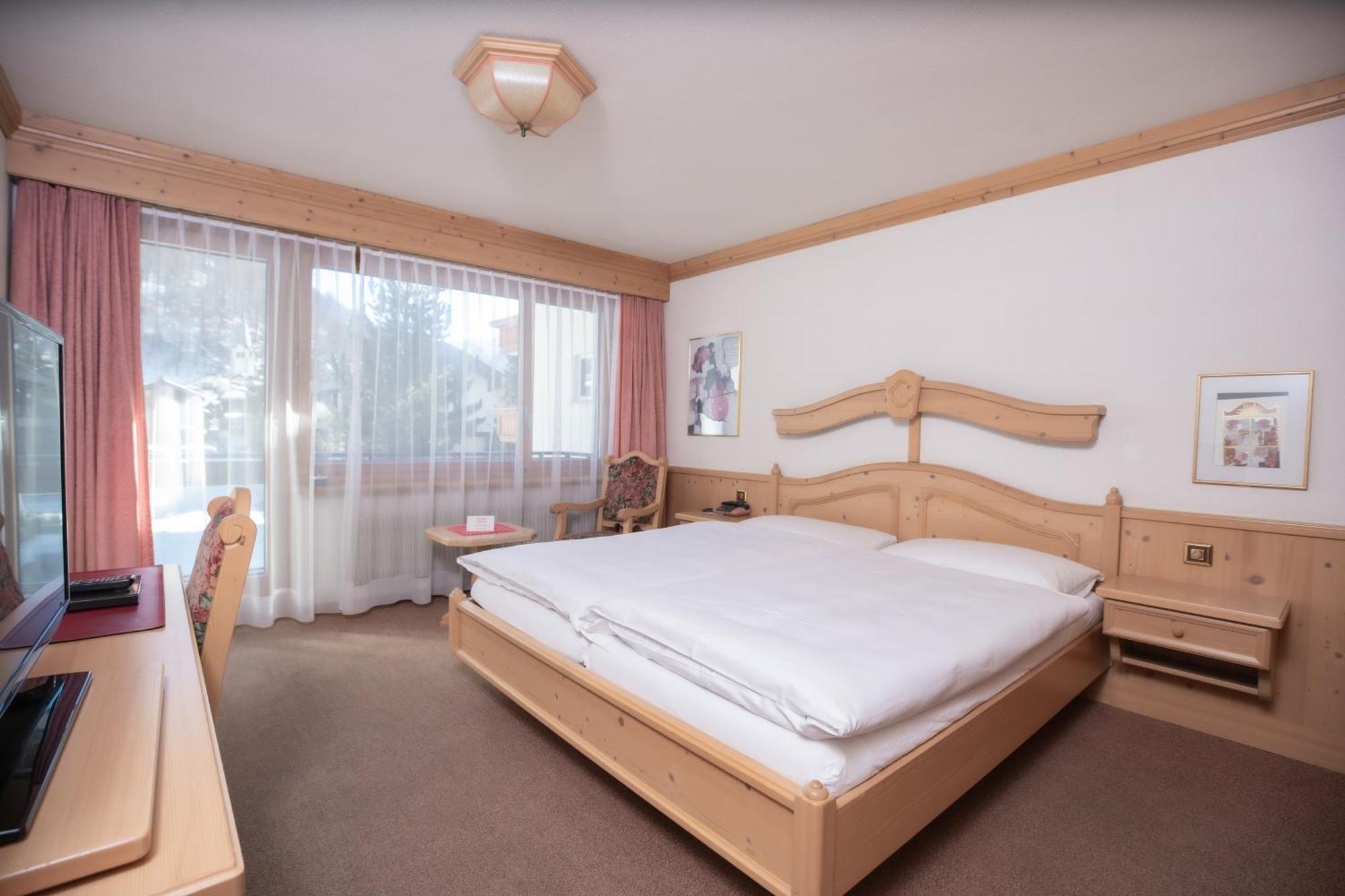 Hotel Alpenhof Saas-Almagell Exteriér fotografie