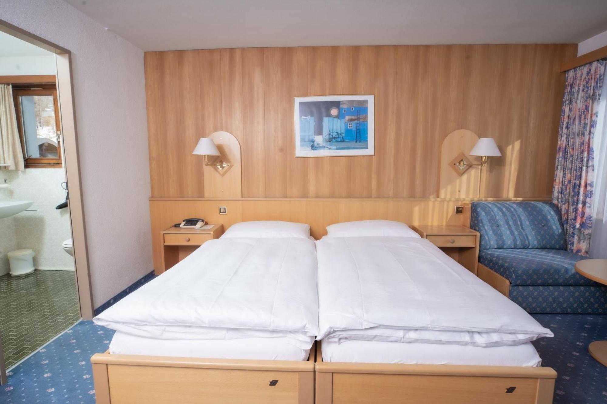 Hotel Alpenhof Saas-Almagell Exteriér fotografie