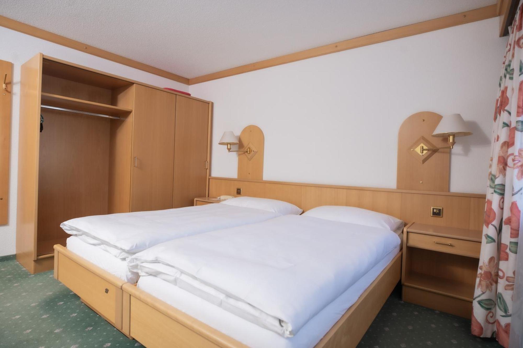 Hotel Alpenhof Saas-Almagell Exteriér fotografie