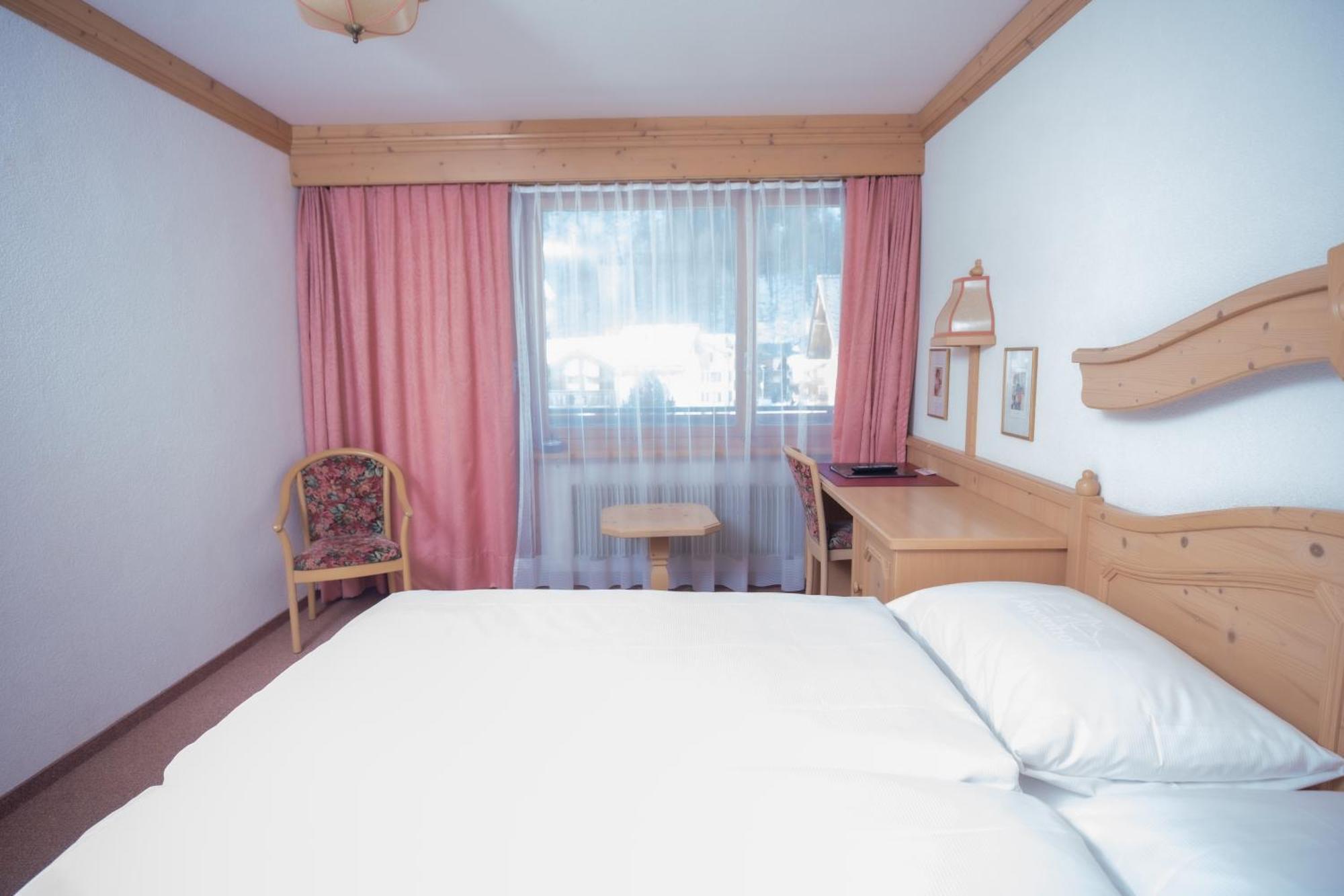 Hotel Alpenhof Saas-Almagell Exteriér fotografie