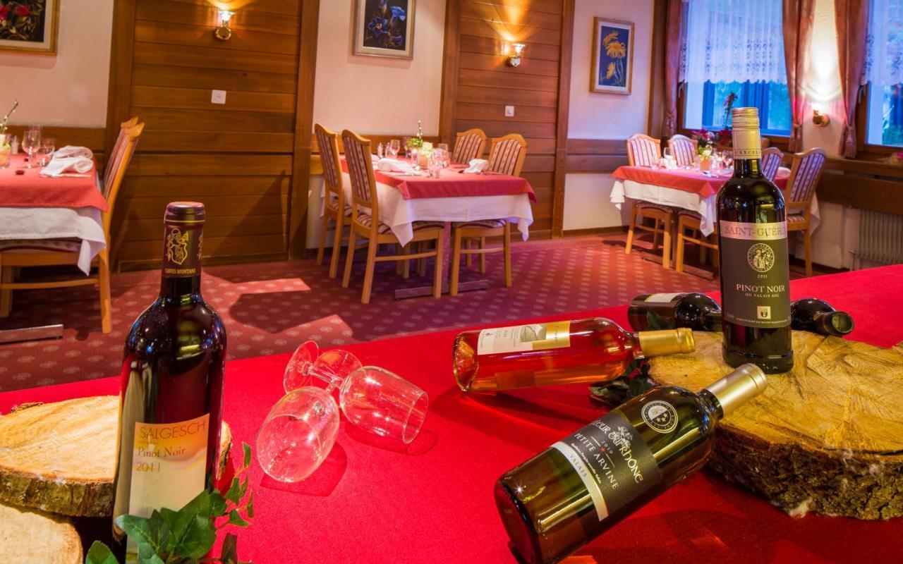 Hotel Alpenhof Saas-Almagell Exteriér fotografie
